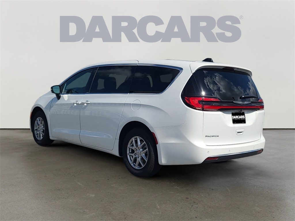 Used 2026 Chrysler Pacifica Select Minivan/Van