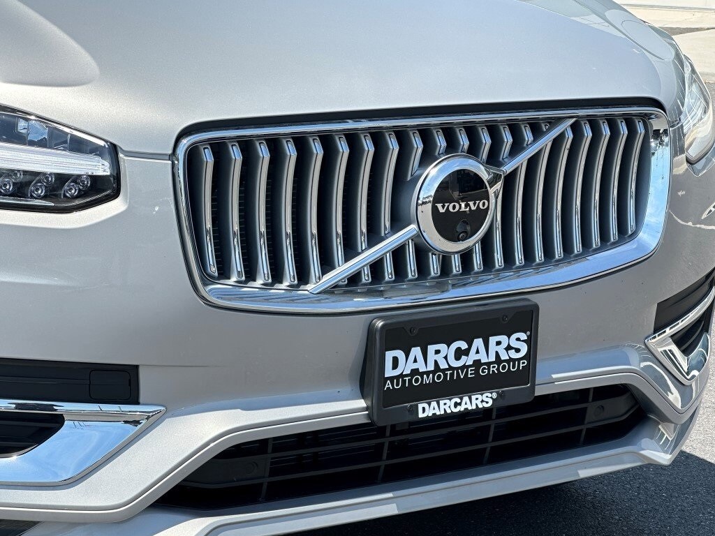 2025 Volvo XC90 Plus photo 2