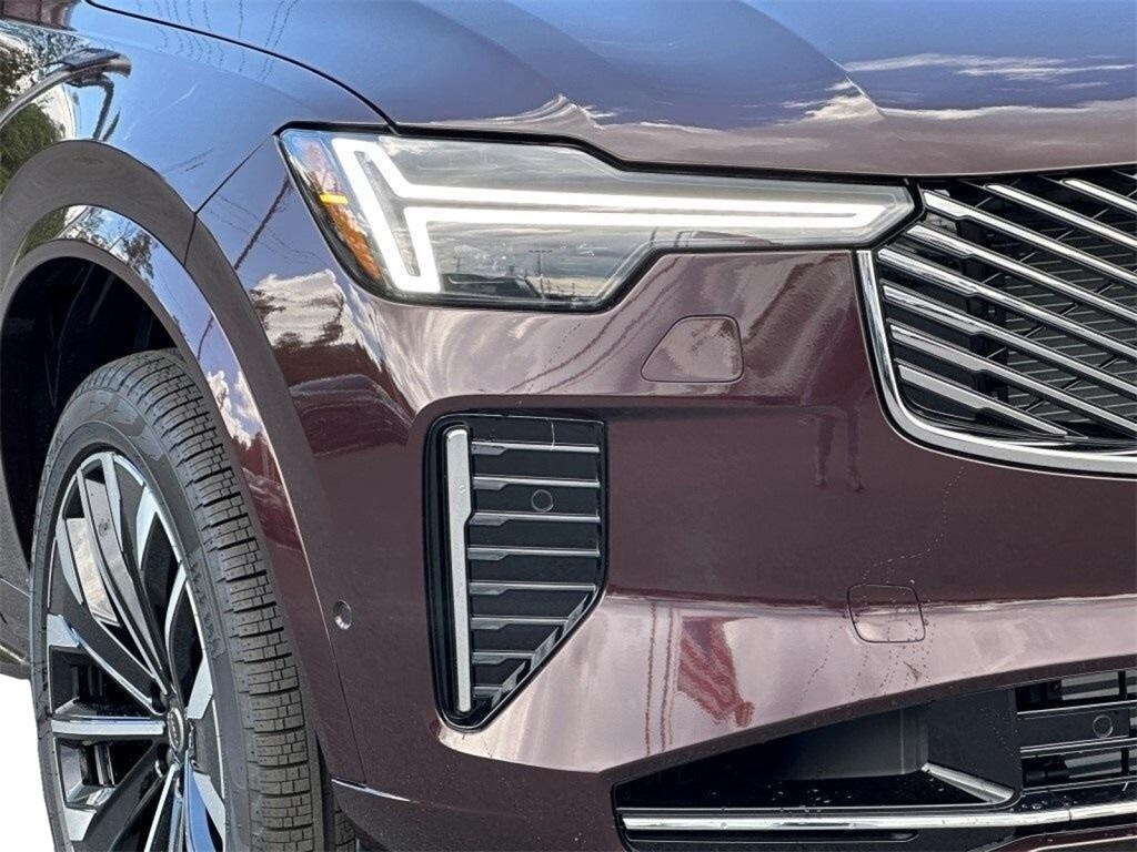 2025 Volvo XC90 T8 Plus photo 3