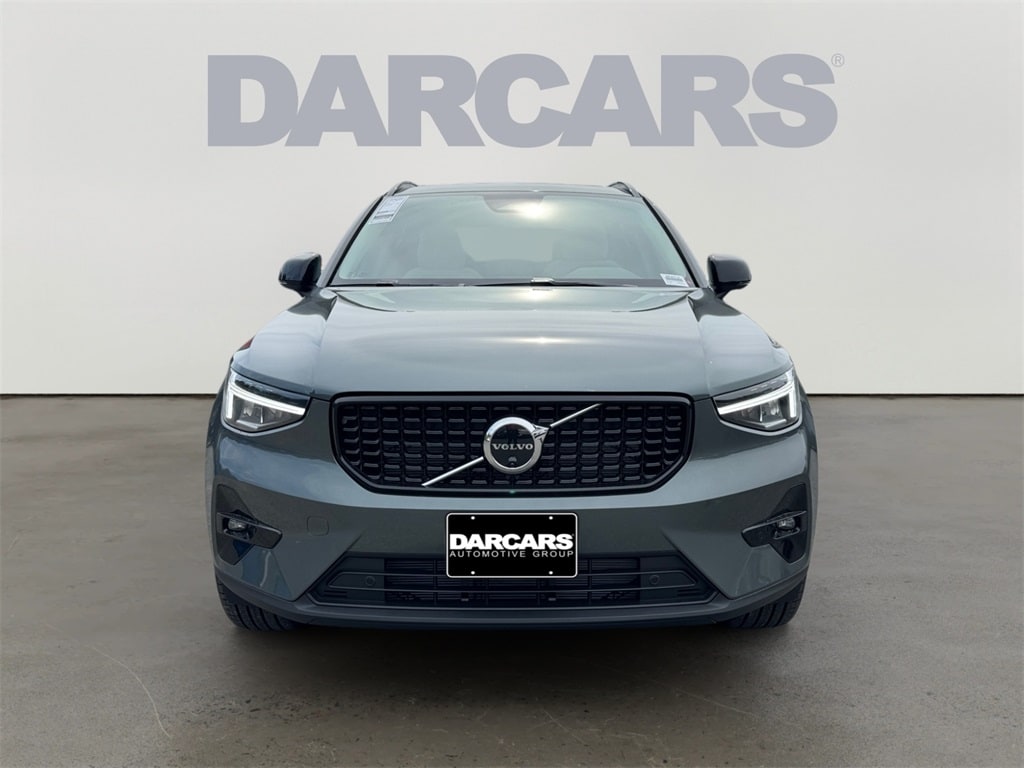 New 2026 Volvo XC40 B5 Plus SUV