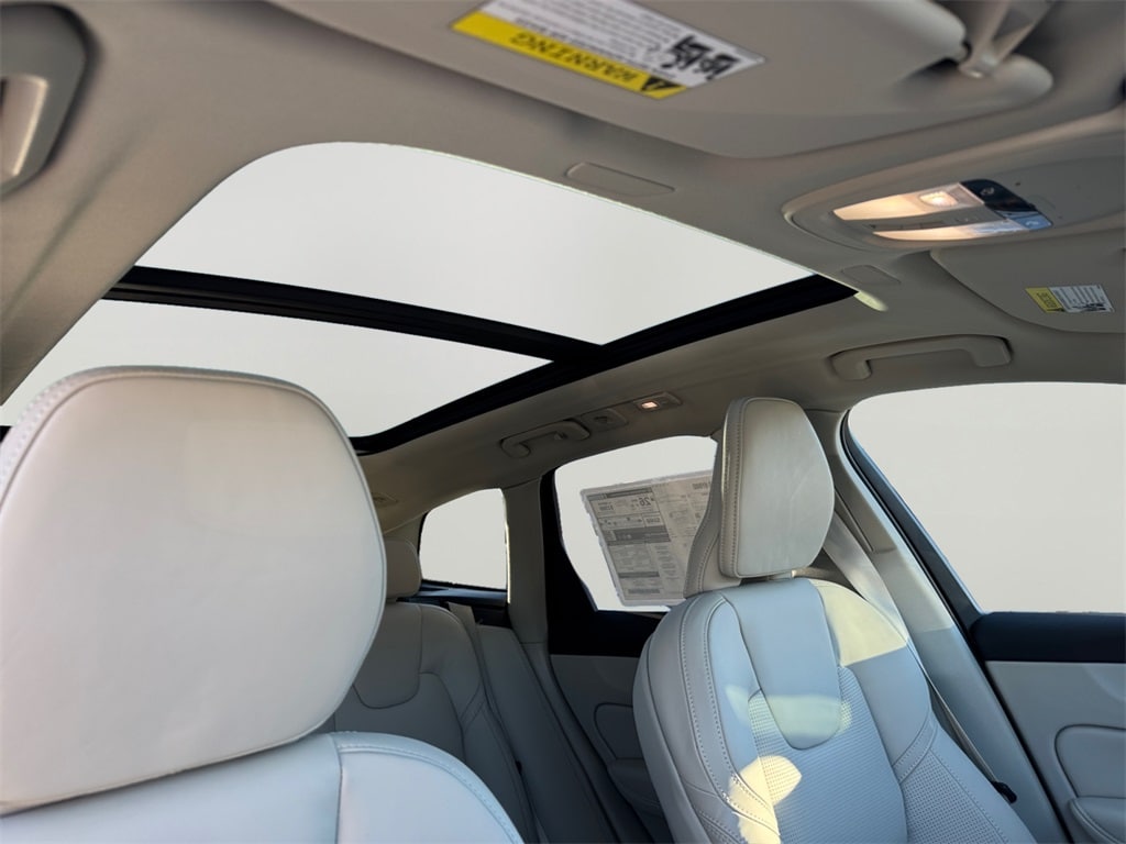 New 2026 Volvo XC60 B5 Ultra SUV