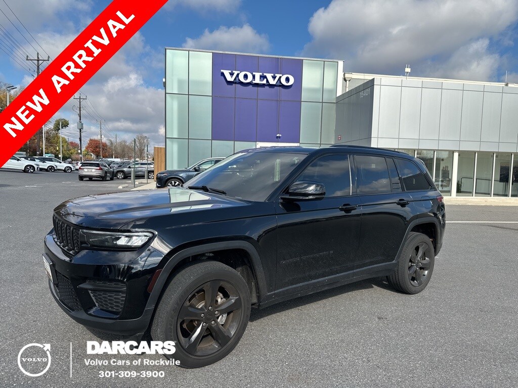 Used 2023 Jeep Grand Cherokee Altitude SUV