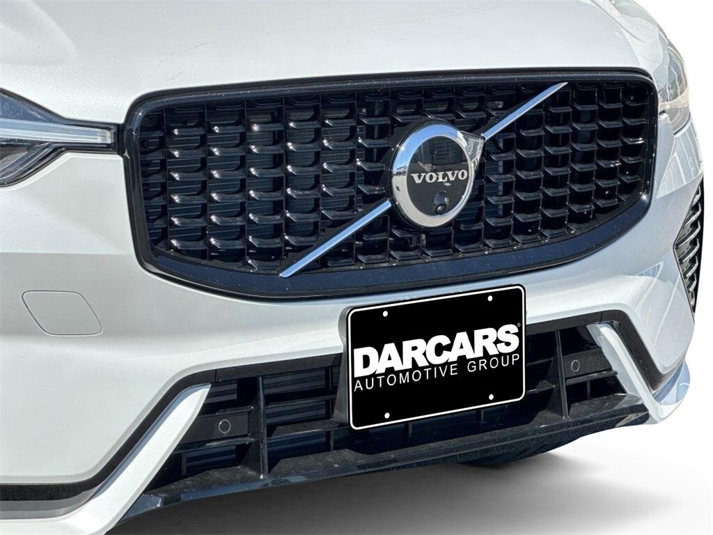 2025 Volvo XC60 Hybrid T8 photo 2