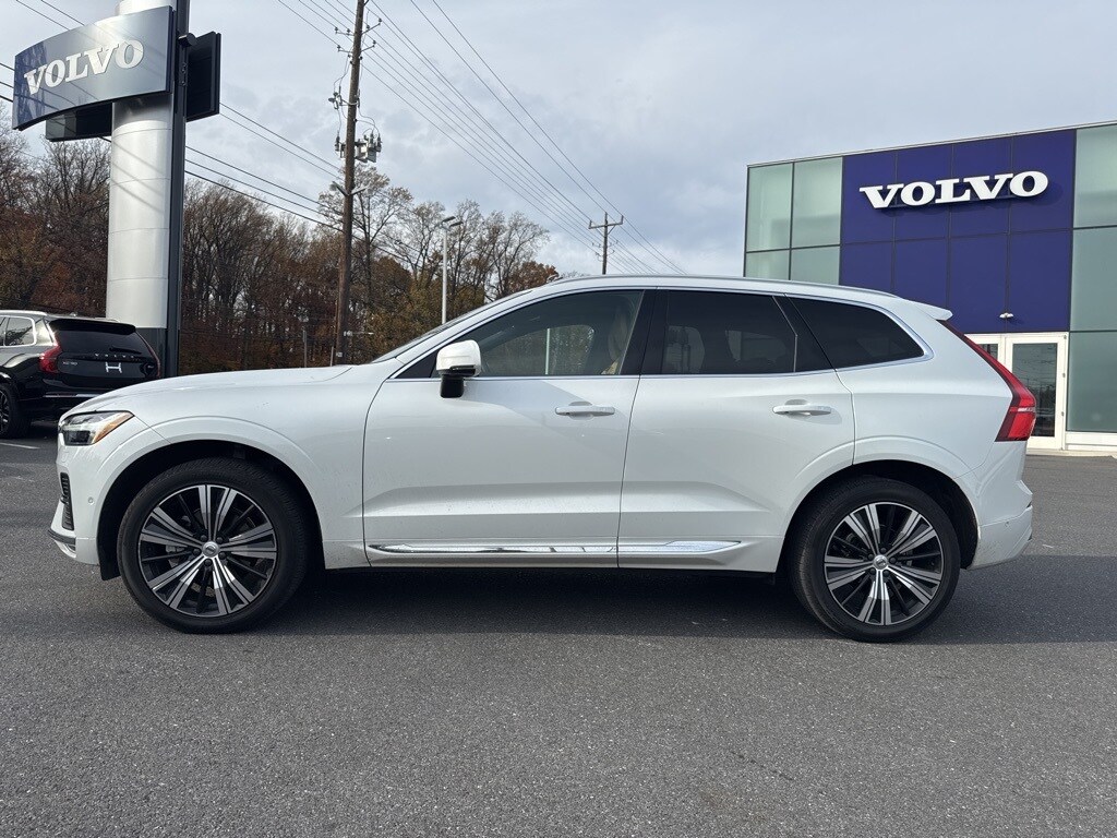 2023 Volvo XC60 B5 Ultimate photo 2
