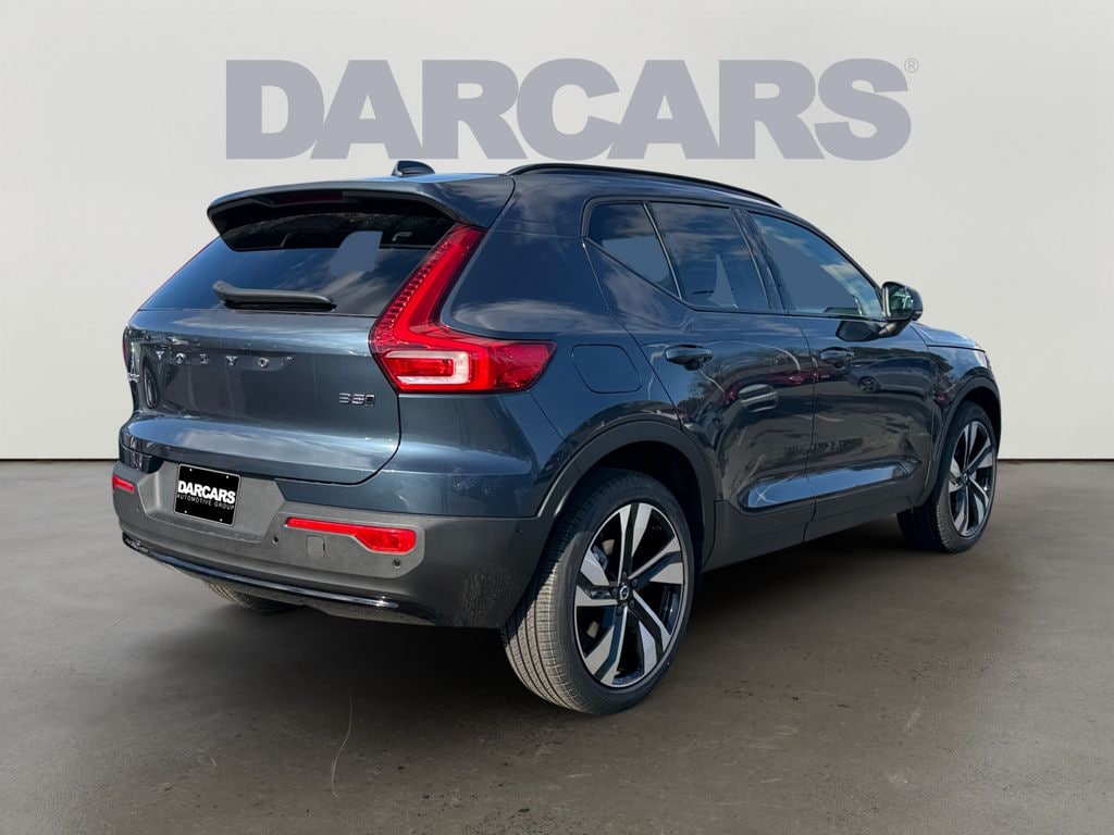 New 2026 Volvo XC40 B5 Ultra SUV
