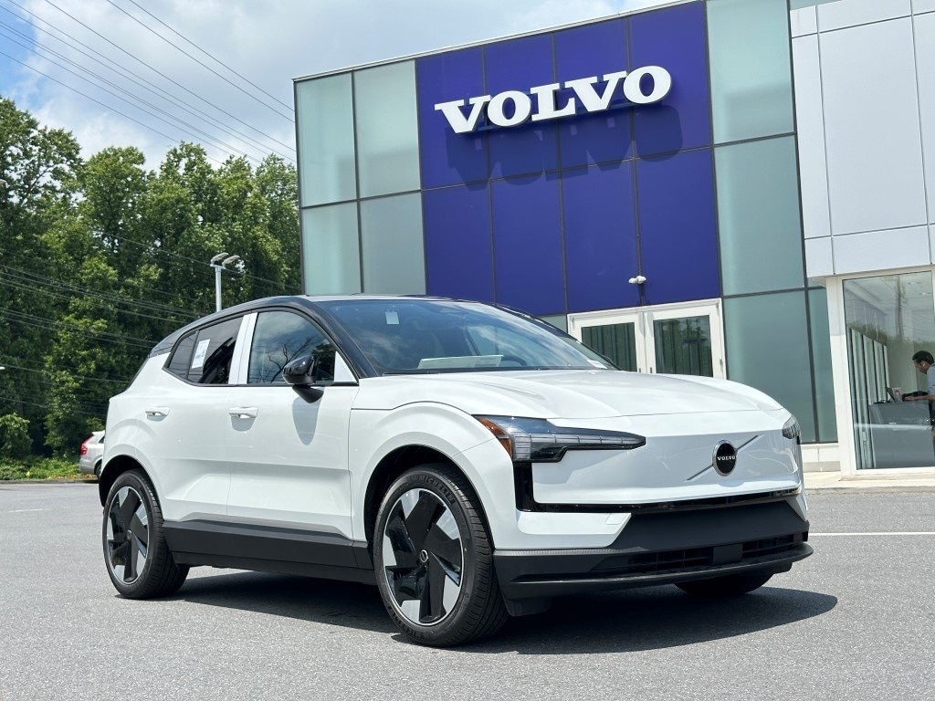 2025 Volvo EX30 Twin Motor Plus