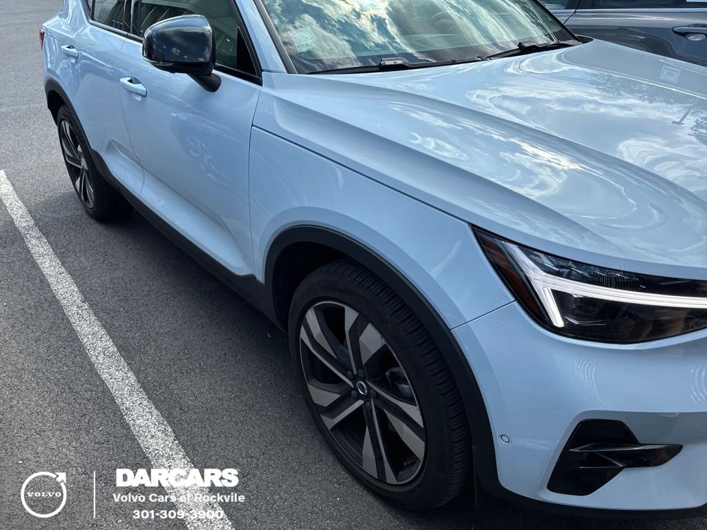 Certified 2024 Volvo XC40 B5 Plus Dark Theme SUV