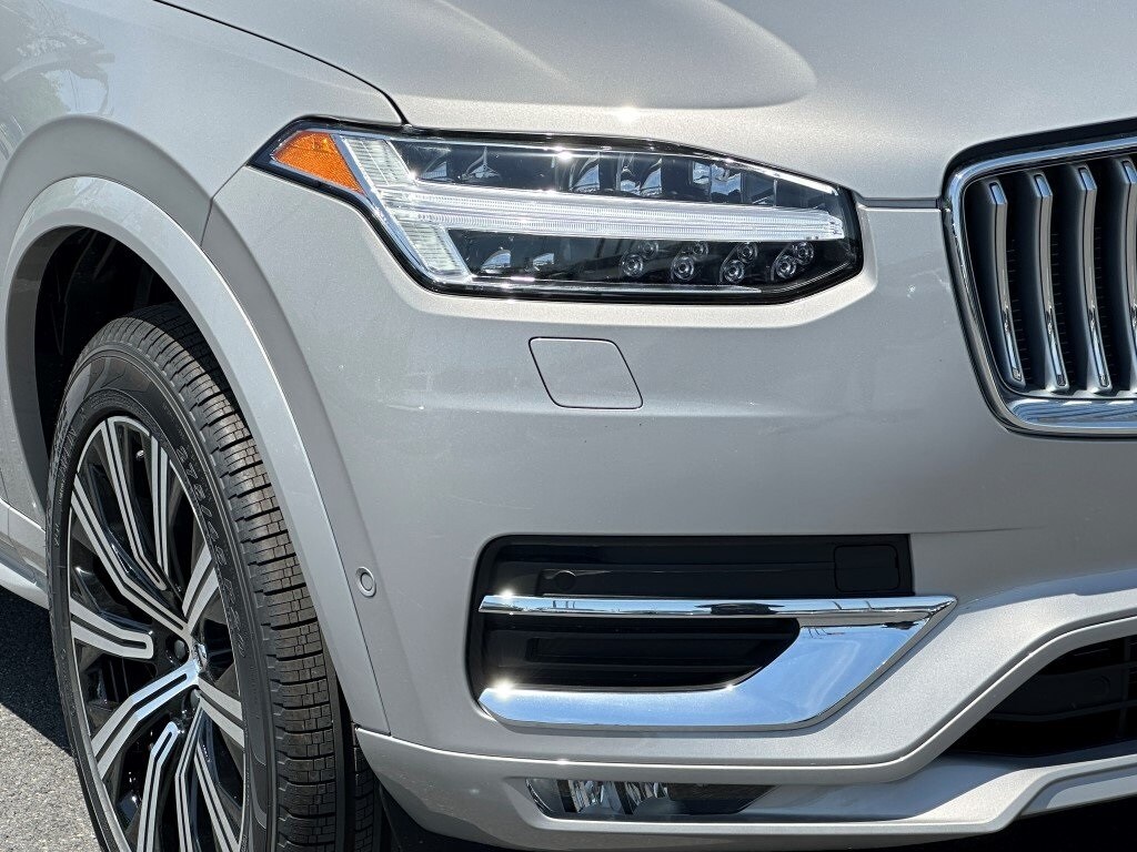 2025 Volvo XC90 Plus photo 3
