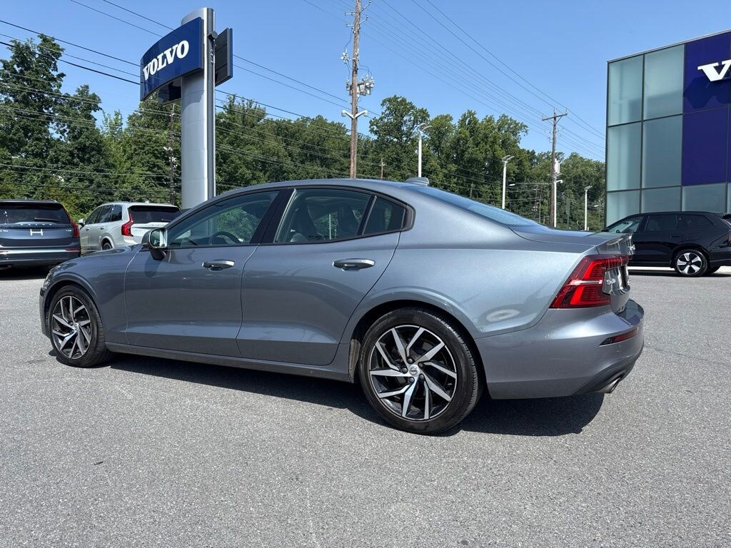 Used 2020 Volvo S60 T5 Momentum Sedan
