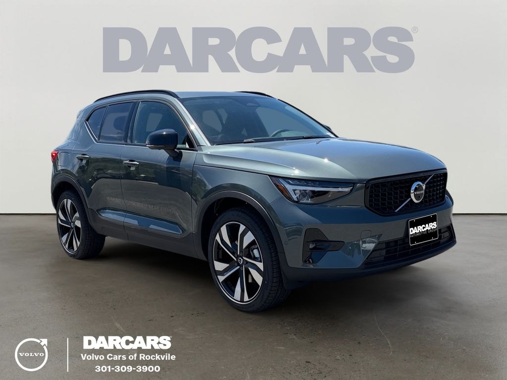 New 2026 Volvo XC40 B5 Plus SUV