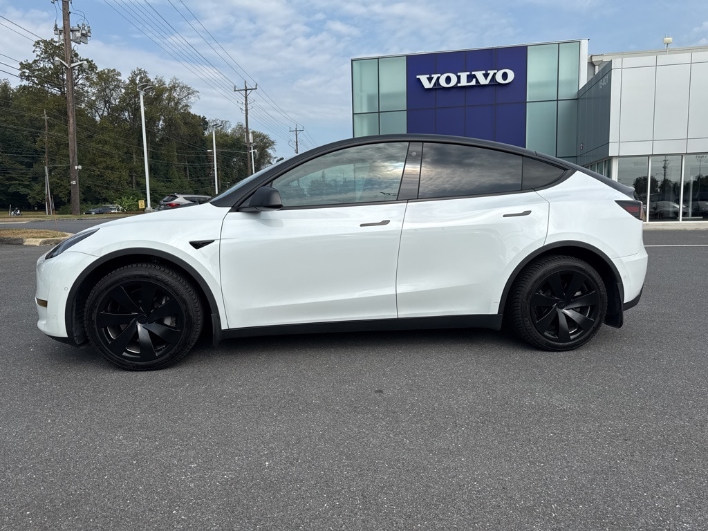 Used 2021 Tesla Model Y Long Range with VIN 5YJYGDEE0MF278771 for sale in Northfield, Minnesota