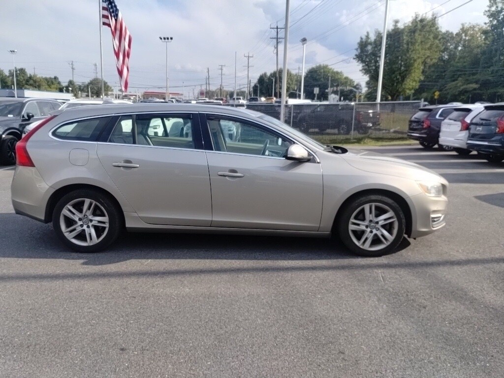 2015 Volvo V60 T5 Premier photo 3