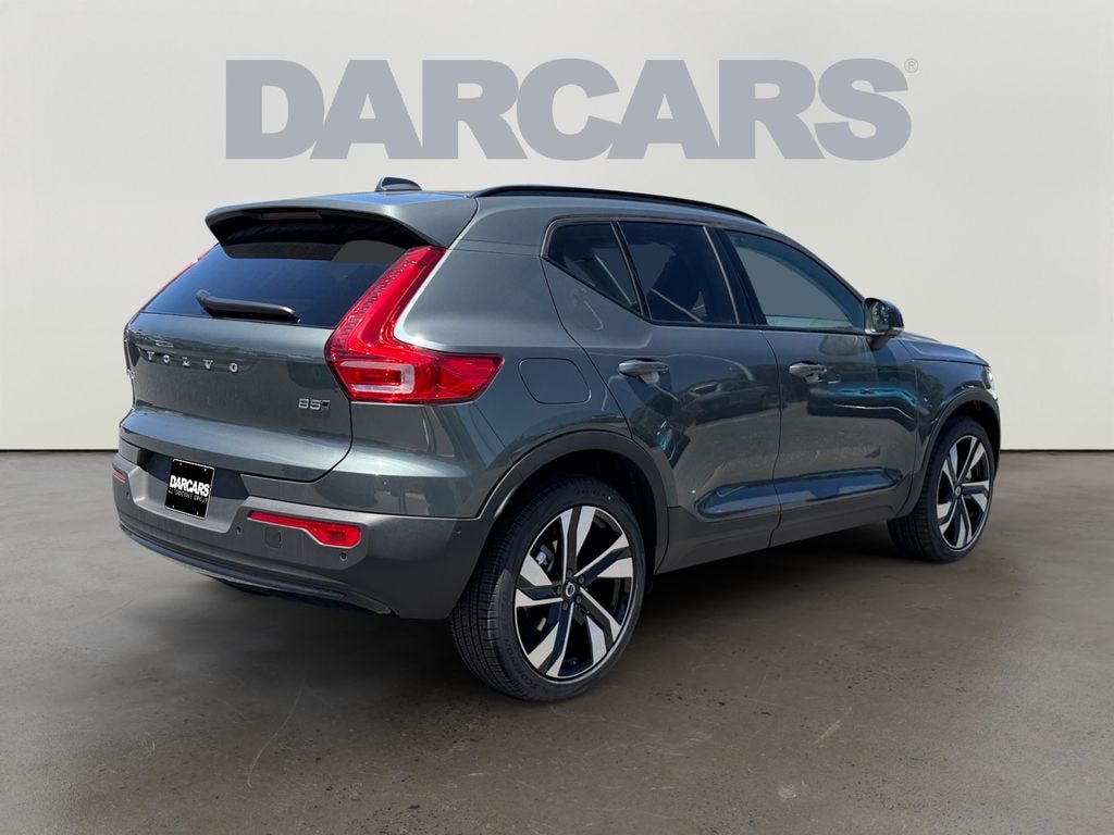 New 2026 Volvo XC40 B5 Plus SUV