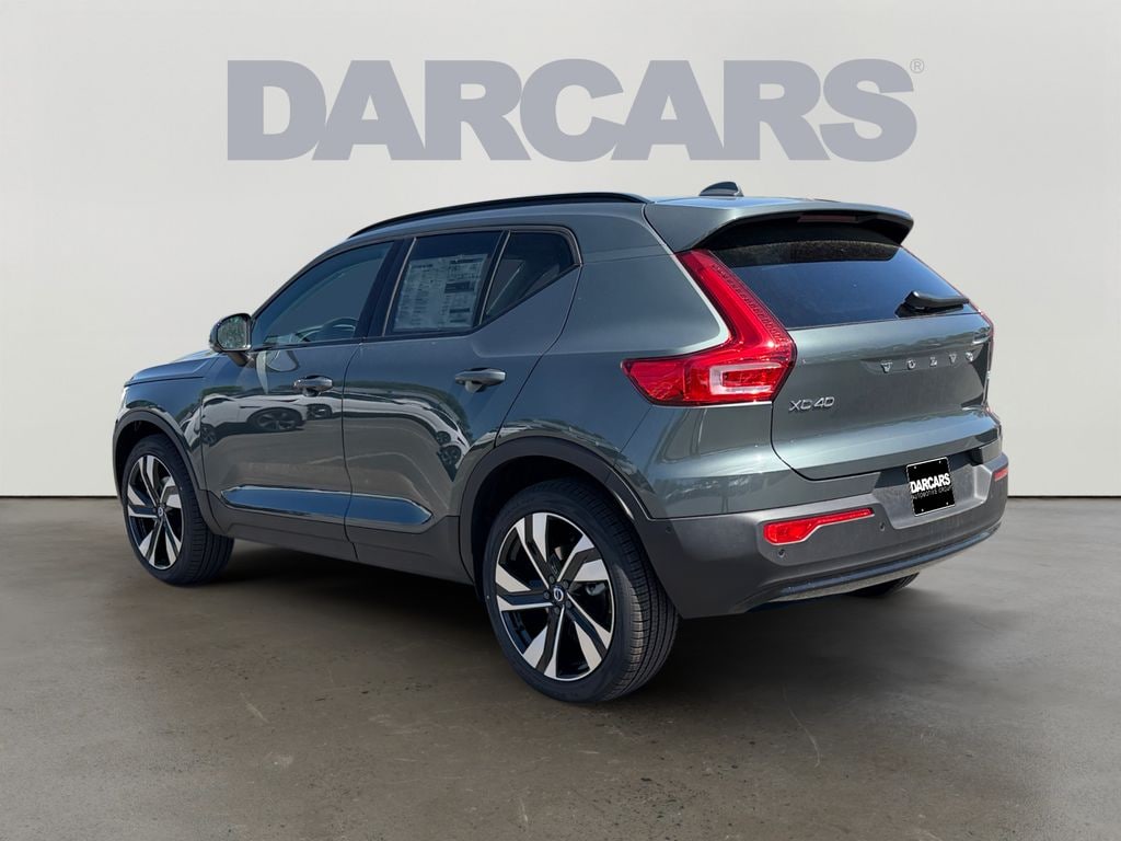 New 2026 Volvo XC40 B5 Plus SUV