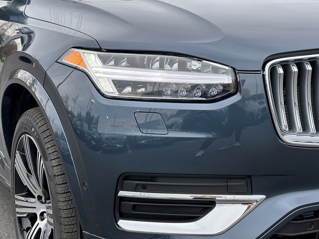 2025 Volvo XC90 Plus photo 3