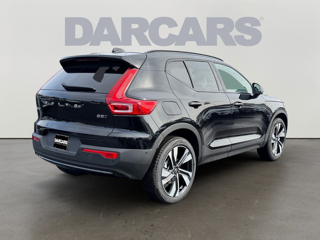 New 2026 Volvo XC40 B5 Ultra SUV