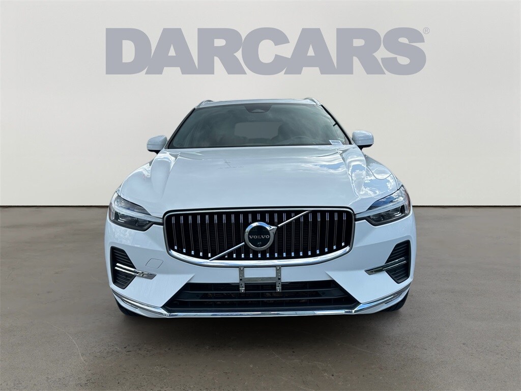 2022 Volvo XC60 B5 Inscription photo 2