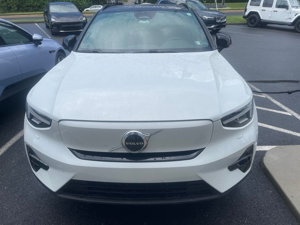 Used 2023 Volvo XC40 Recharge Pure Electric Twin Plus SUV