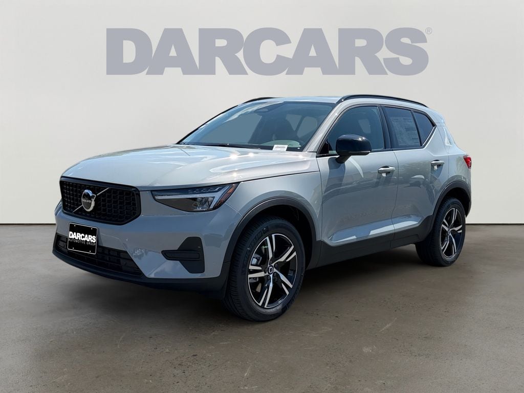 New 2026 Volvo XC40 B5 Core SUV
