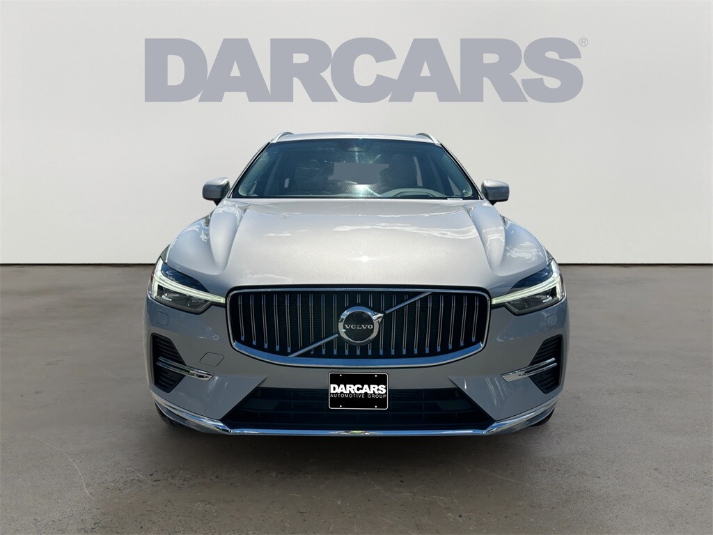 2023 Volvo XC60 B5 Ultimate photo 2