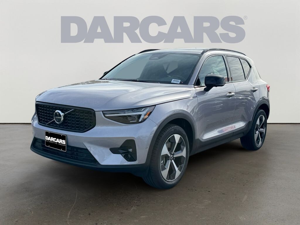 New 2026 Volvo XC40 B5 Plus SUV