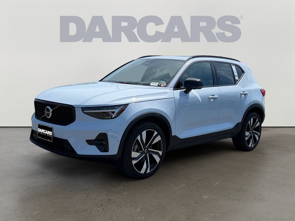 Certified 2024 Volvo XC40 B5 Plus Dark Theme SUV