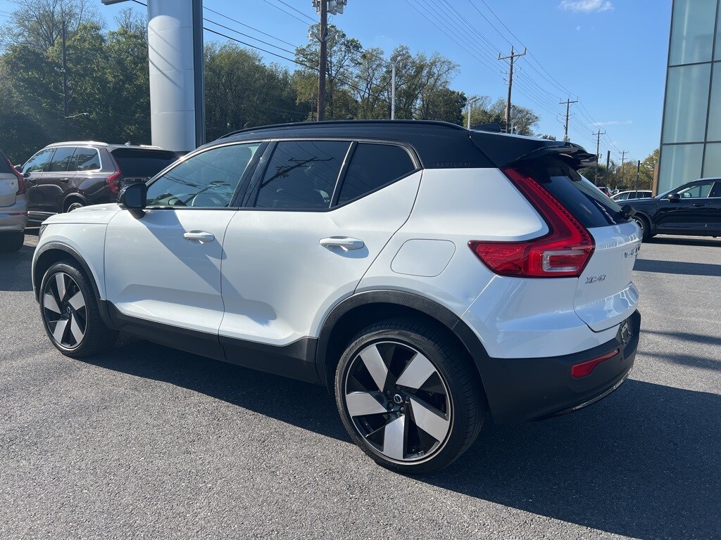 2023 Volvo XC40 Recharge Ultimate photo 3