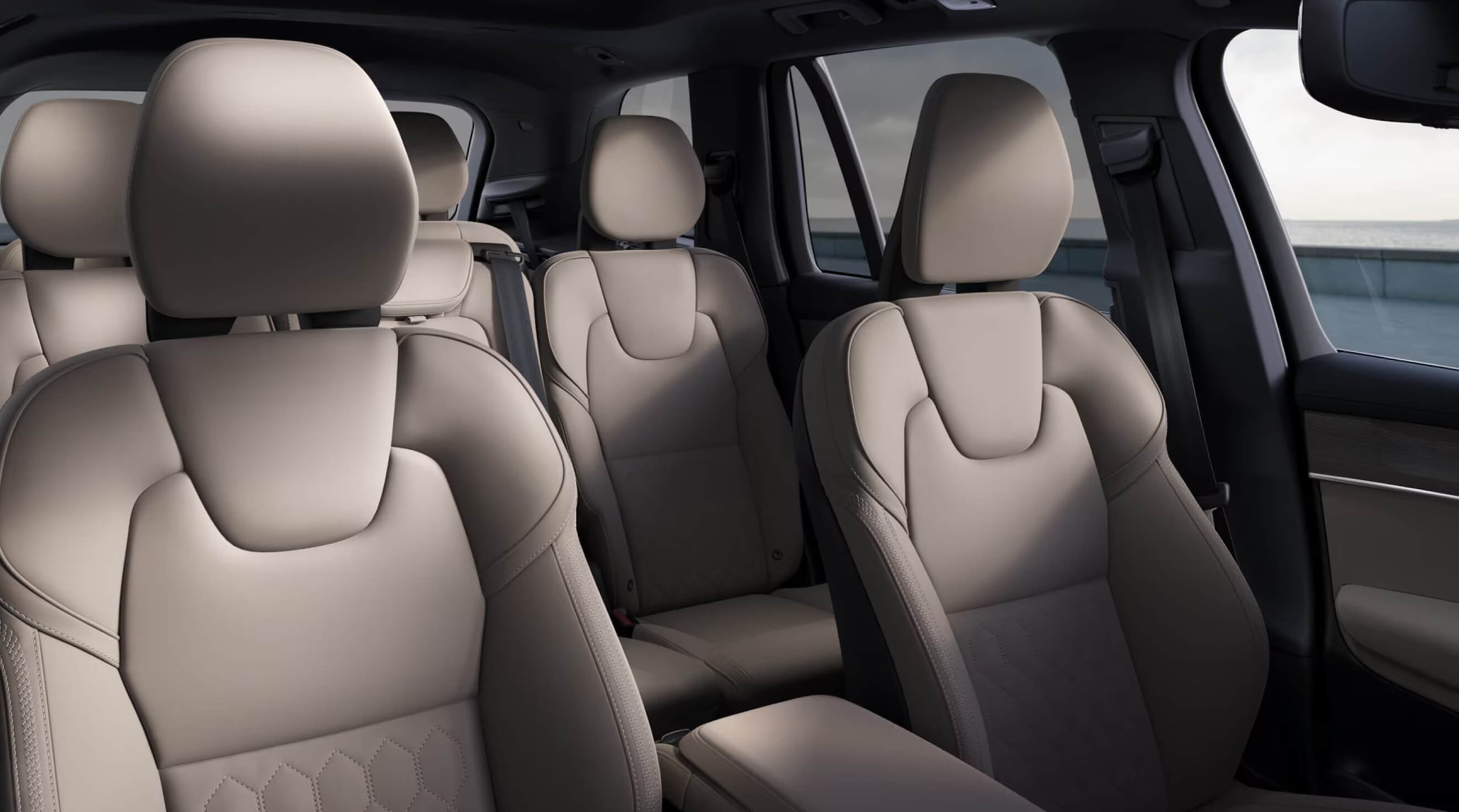 2025 Volvo XC90 Core Comfort