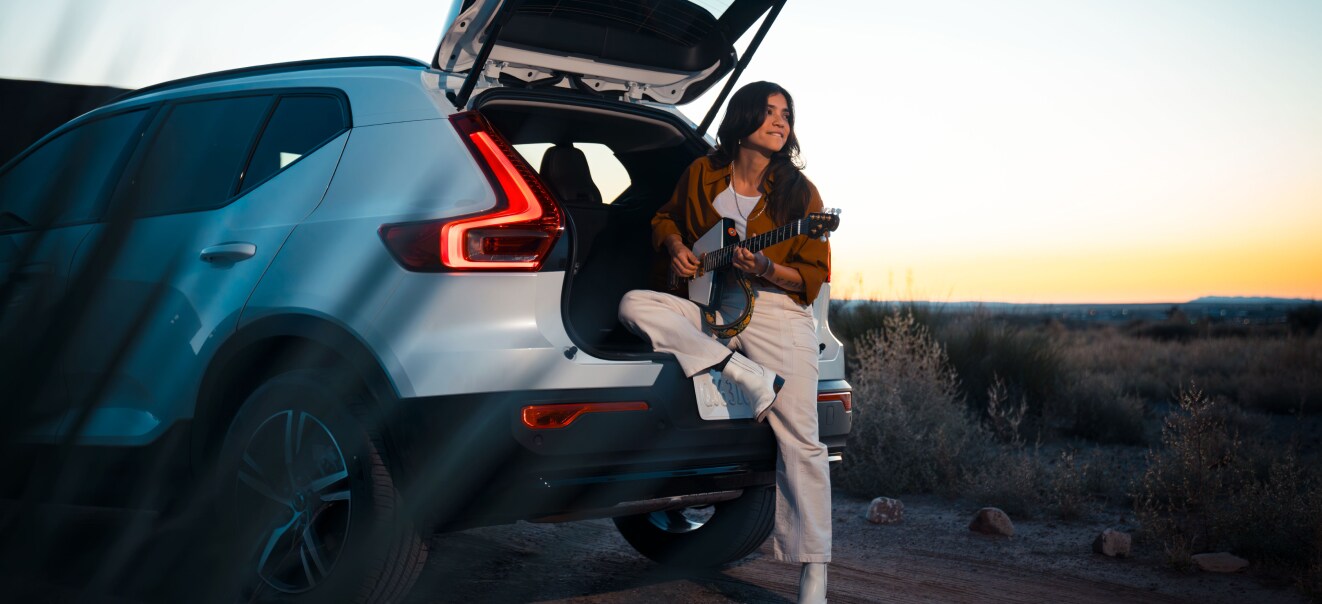 2025 Volvo XC40 Plus Features