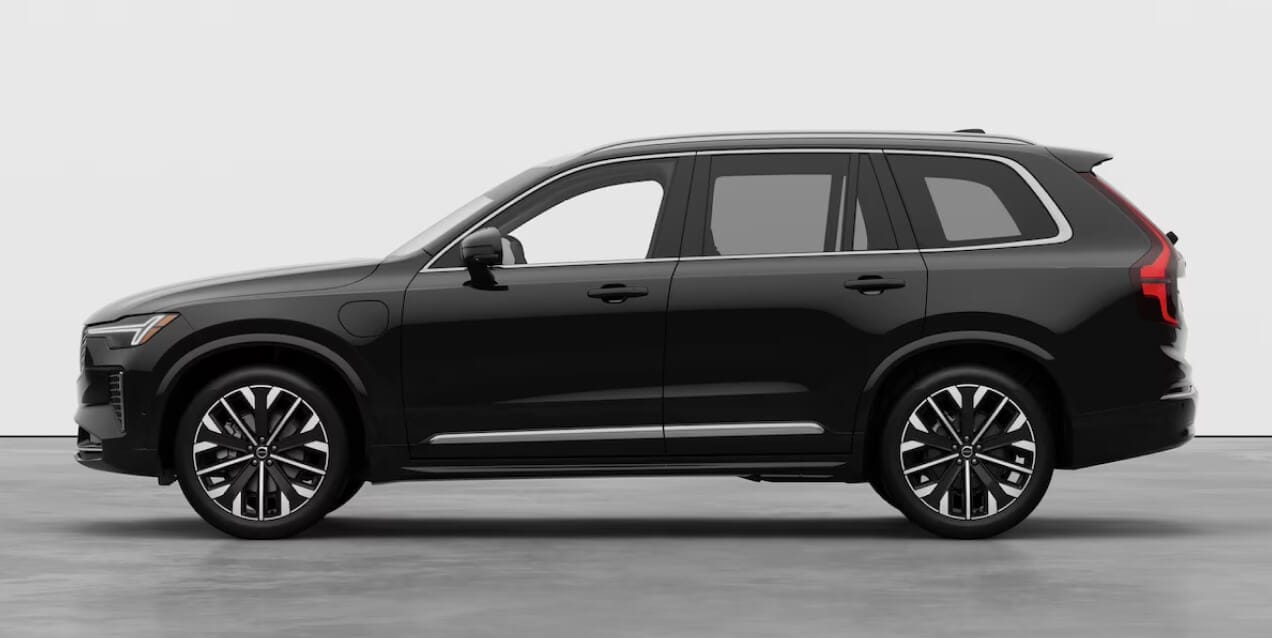 Volvo XC90 Plug-In Hybrid Plus in Onyx Black