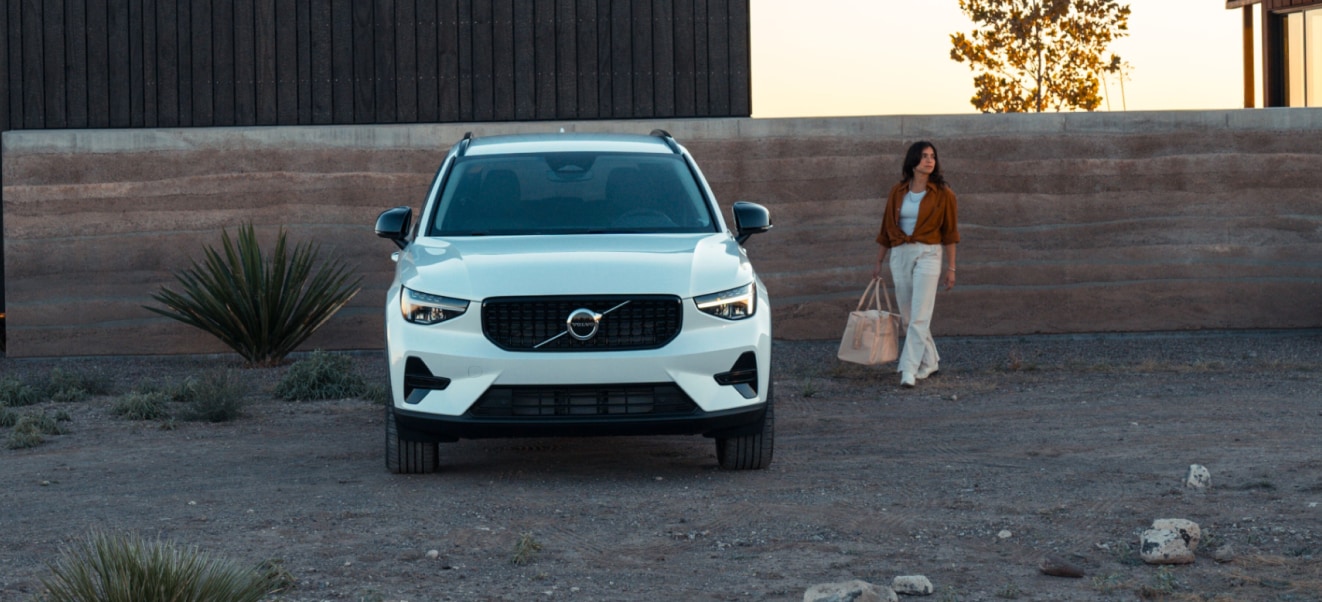2025 Volvo XC40 Core Performance