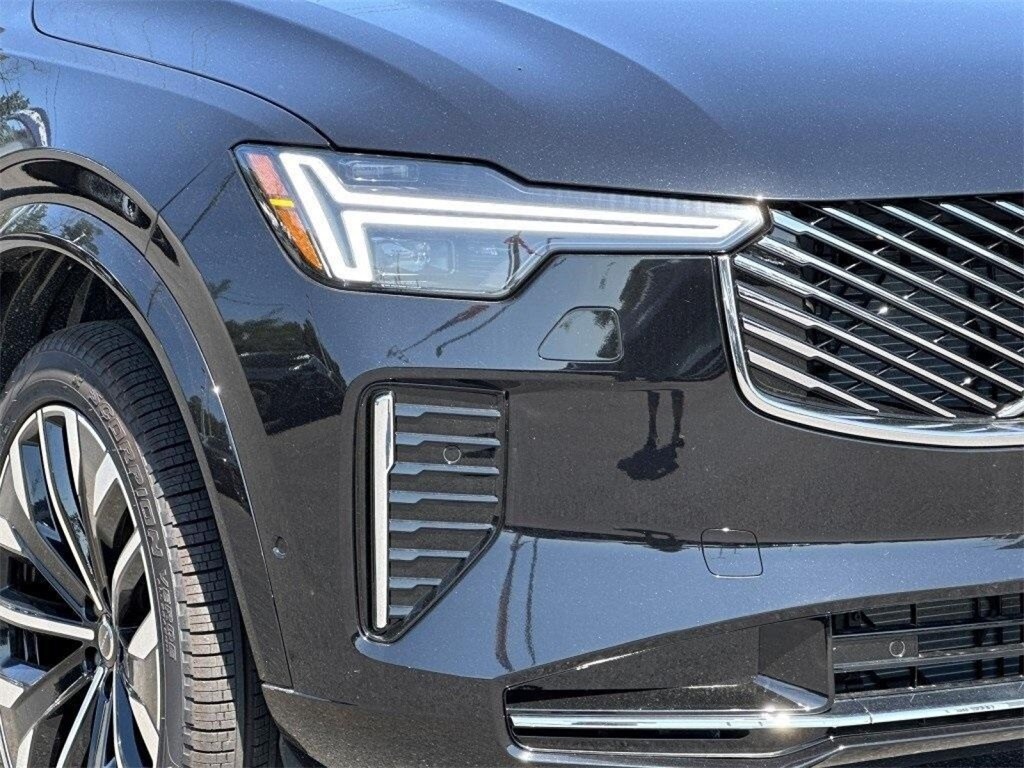 2025 Volvo XC90 photo 3