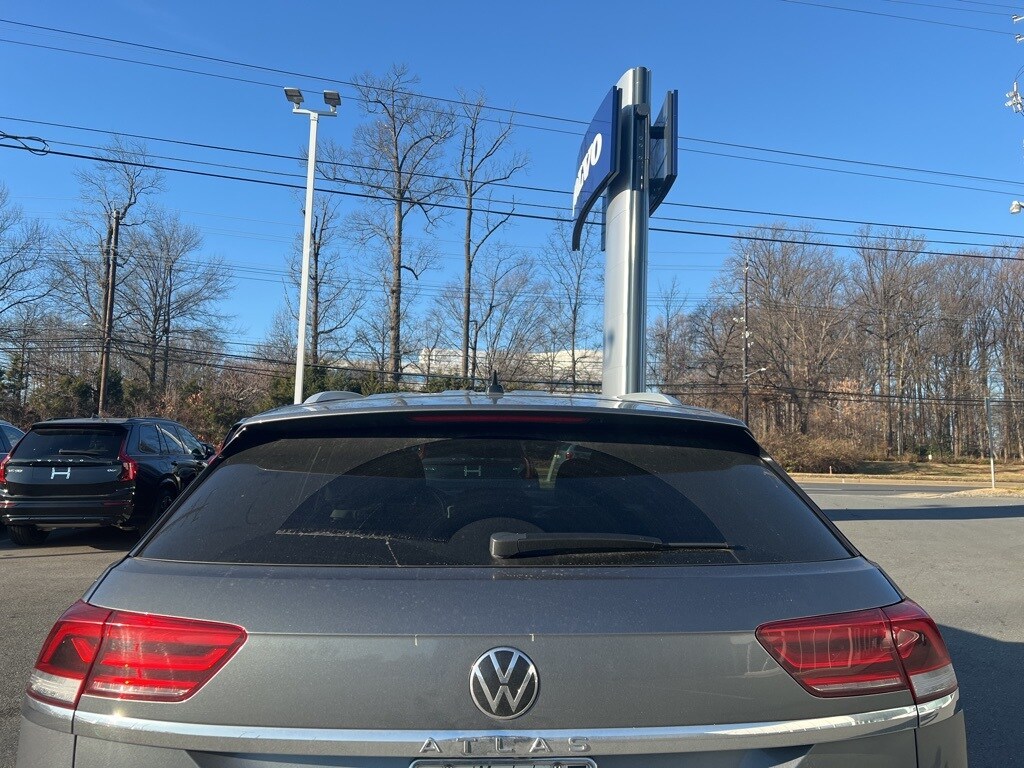 Used 2022 Volkswagen Atlas Cross Sport 3.6L V6 SE w/Technology SUV