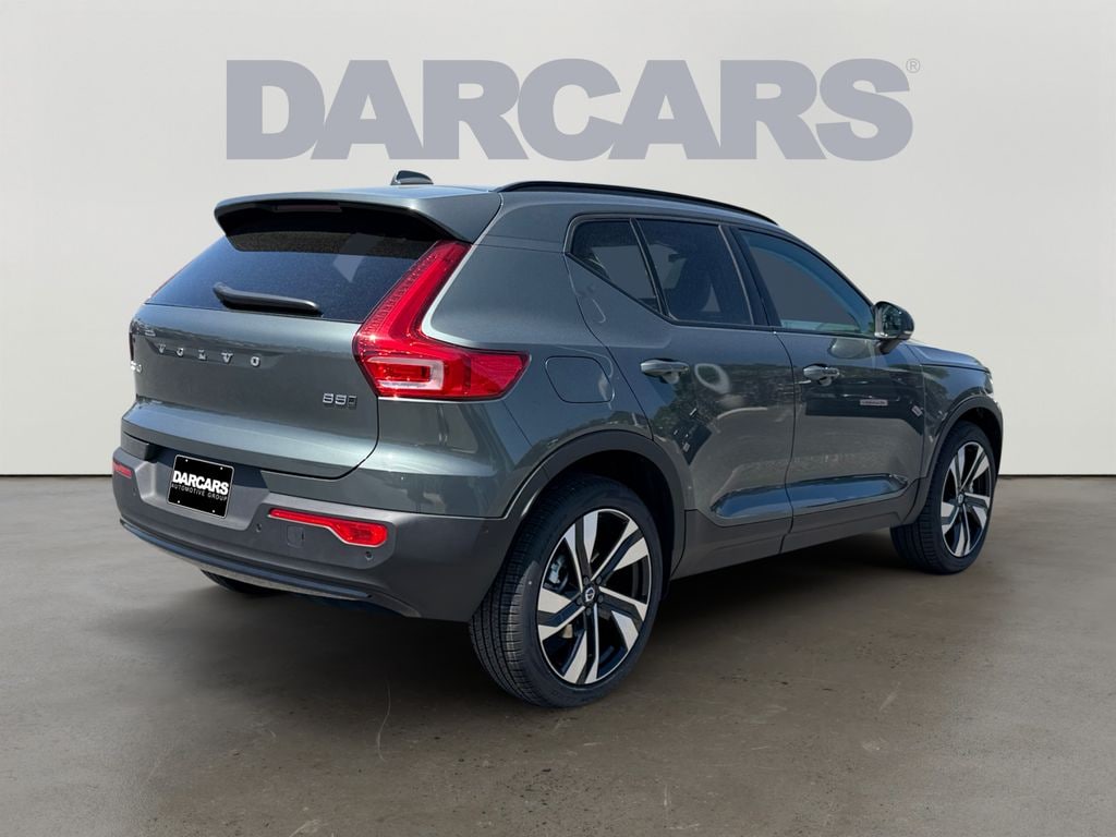 New 2026 Volvo XC40 B5 Ultra SUV