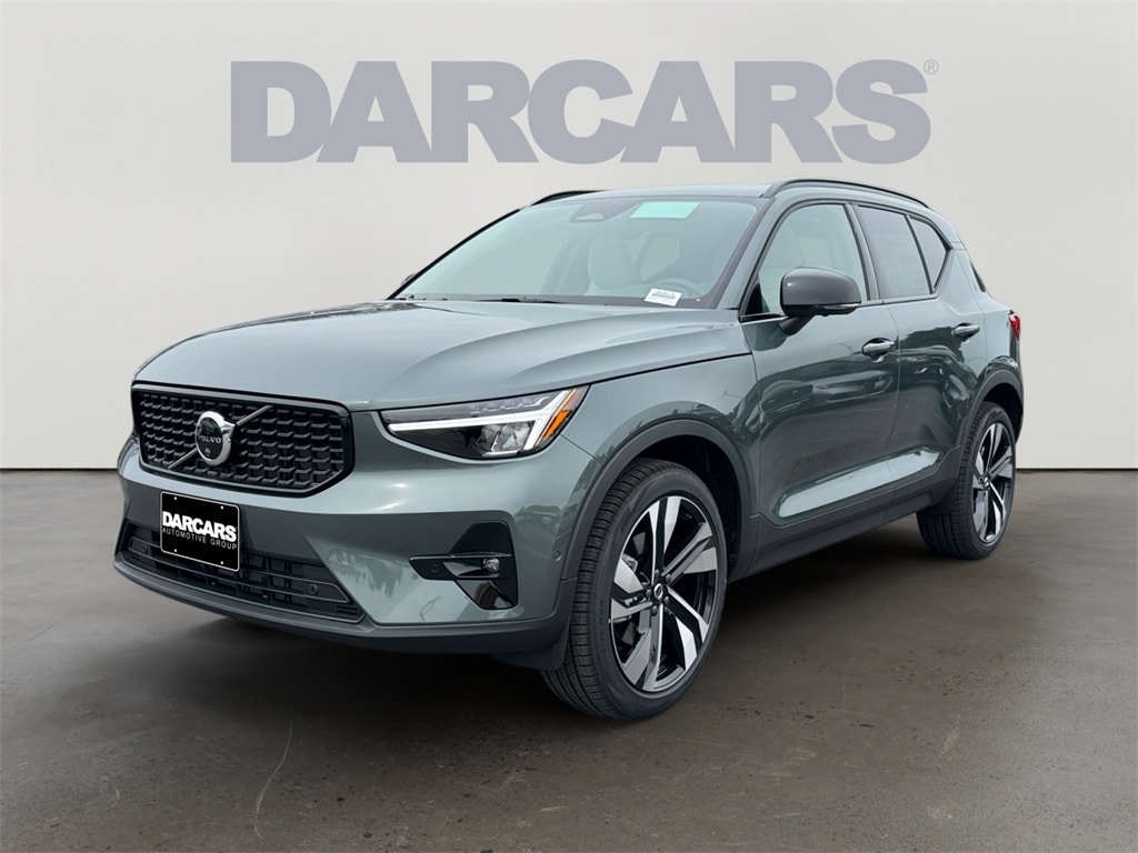 New 2026 Volvo XC40 B5 Plus SUV
