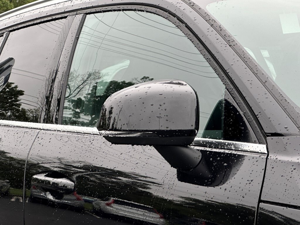 2025 Volvo XC40 Core photo 4