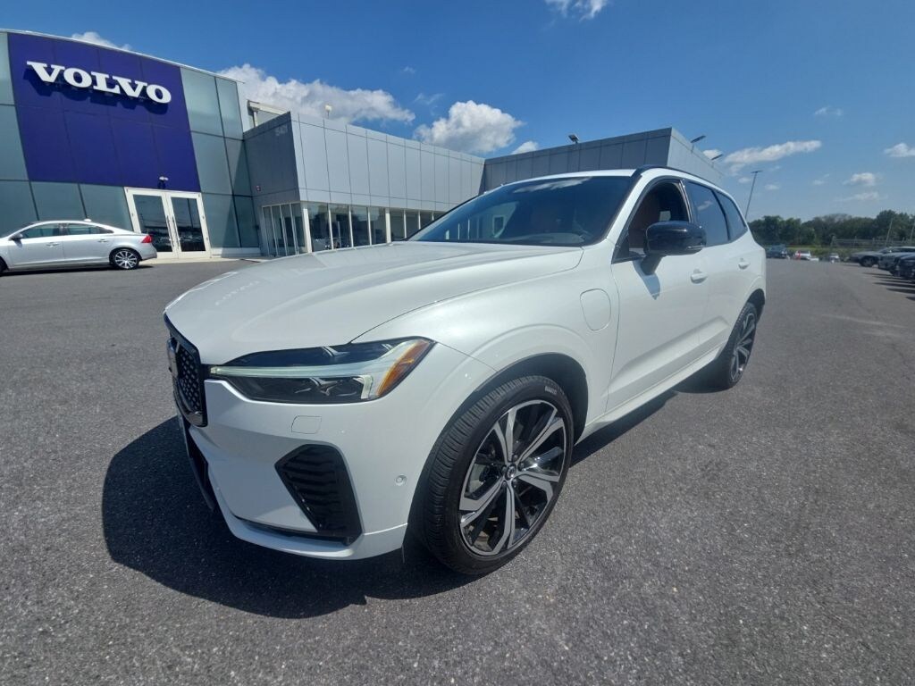 Used 2025 Volvo XC60 Plug-In Hybrid T8 Ultra SUV