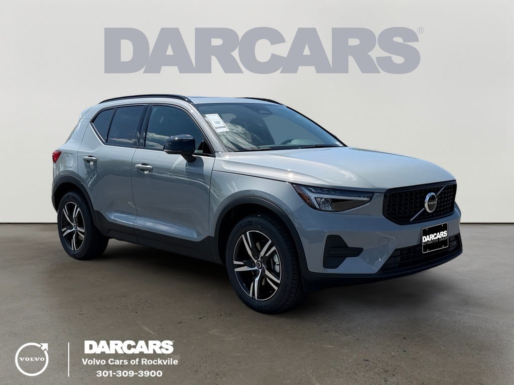 New 2026 Volvo XC40 B5 Core SUV
