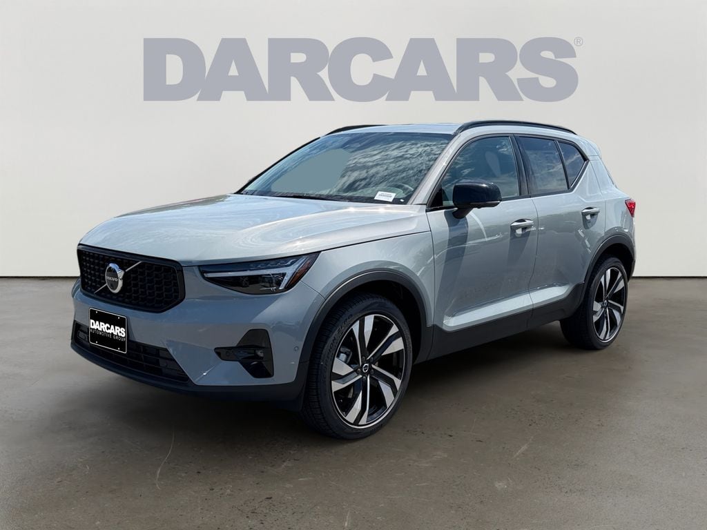 New 2026 Volvo XC40 B5 Ultra SUV
