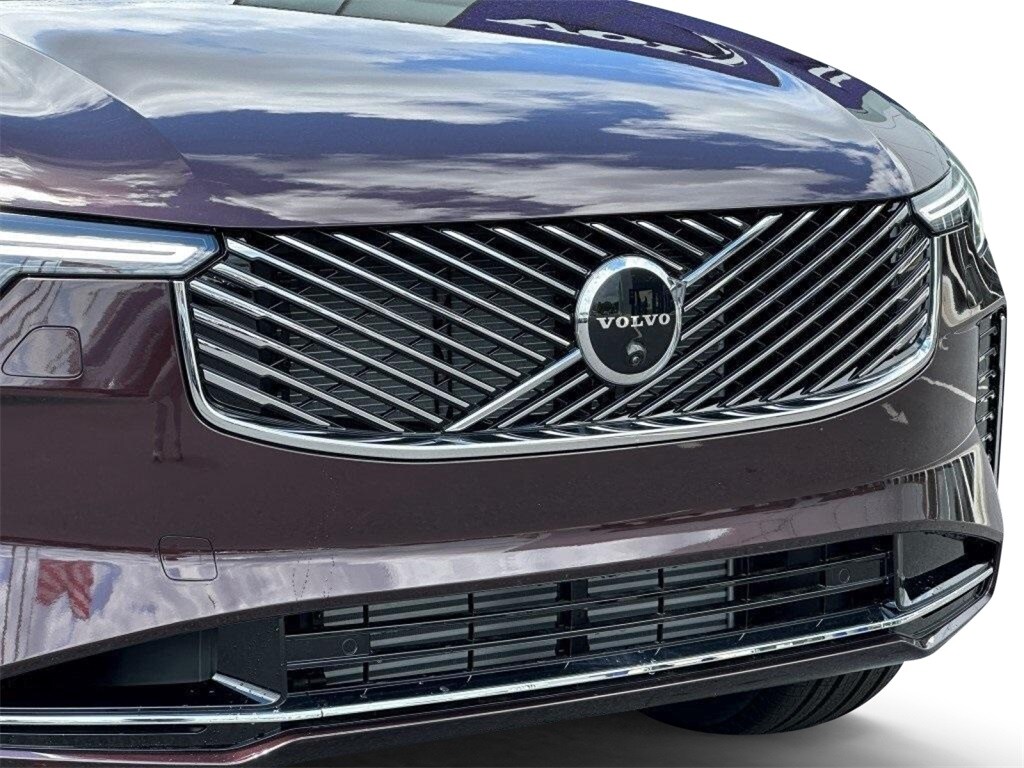 2025 Volvo XC90 T8 Plus photo 2