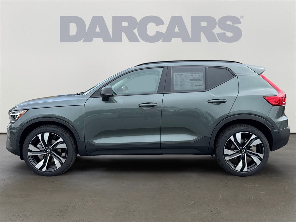 New 2026 Volvo XC40 B5 Plus SUV