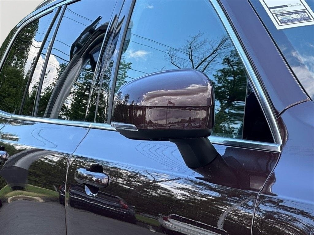2025 Volvo XC90 T8 Plus photo 4