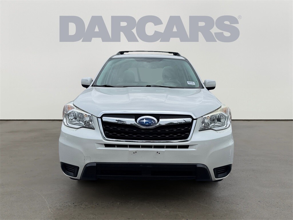 2015 Subaru Forester 2.5i Premium photo 2