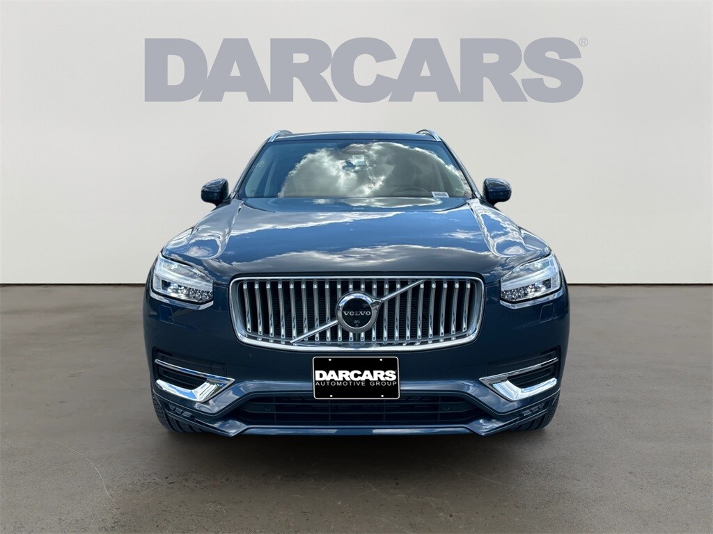 2025 Volvo XC90 B5 Plus photo 2