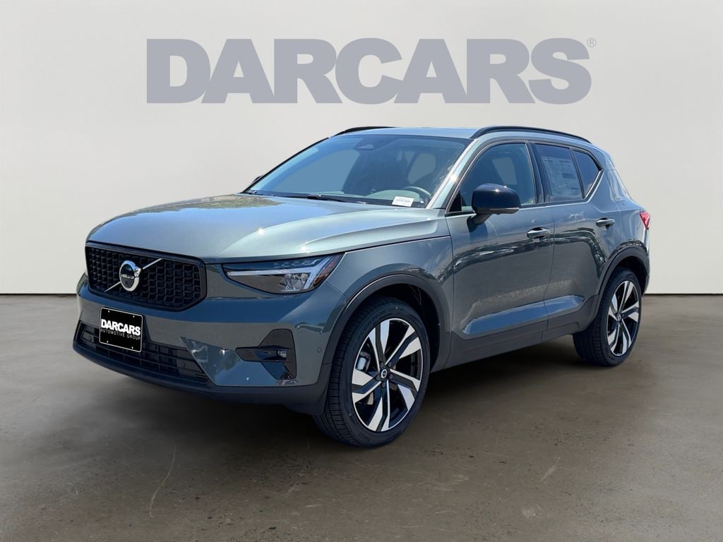 New 2026 Volvo XC40 B5 Plus SUV