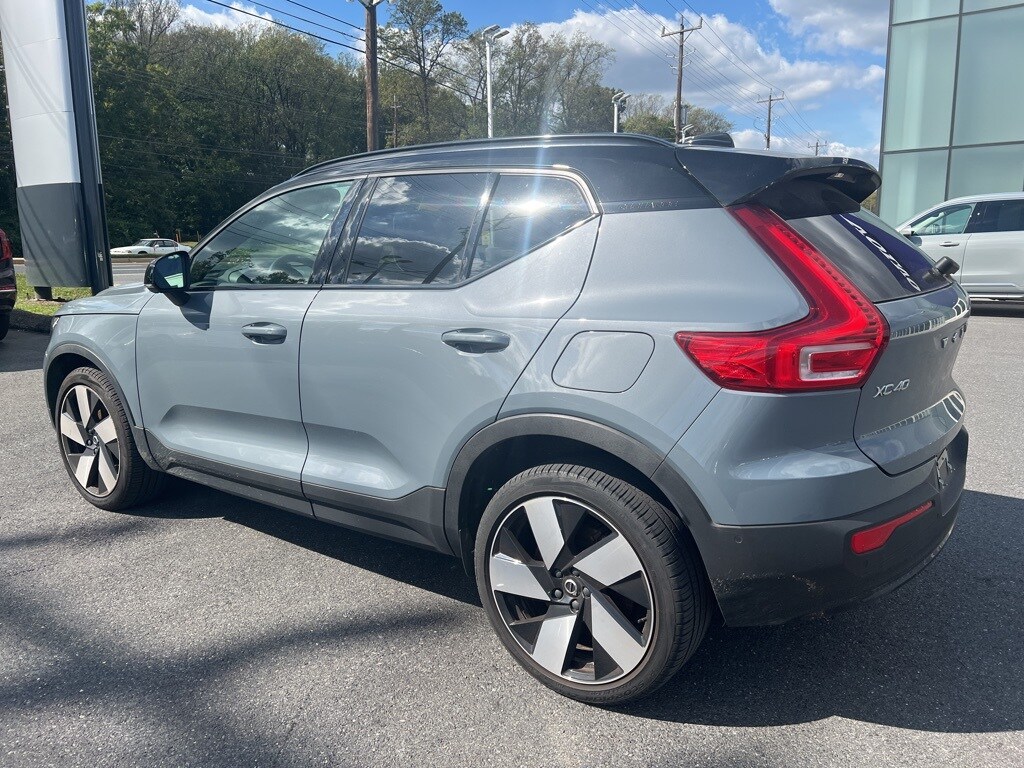 2023 Volvo XC40 Recharge Twin Plus photo 3