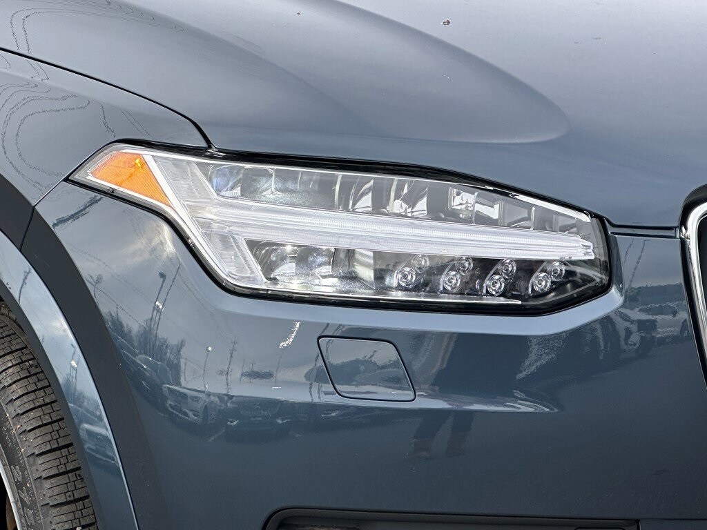 2025 Volvo XC90 B5 photo 3