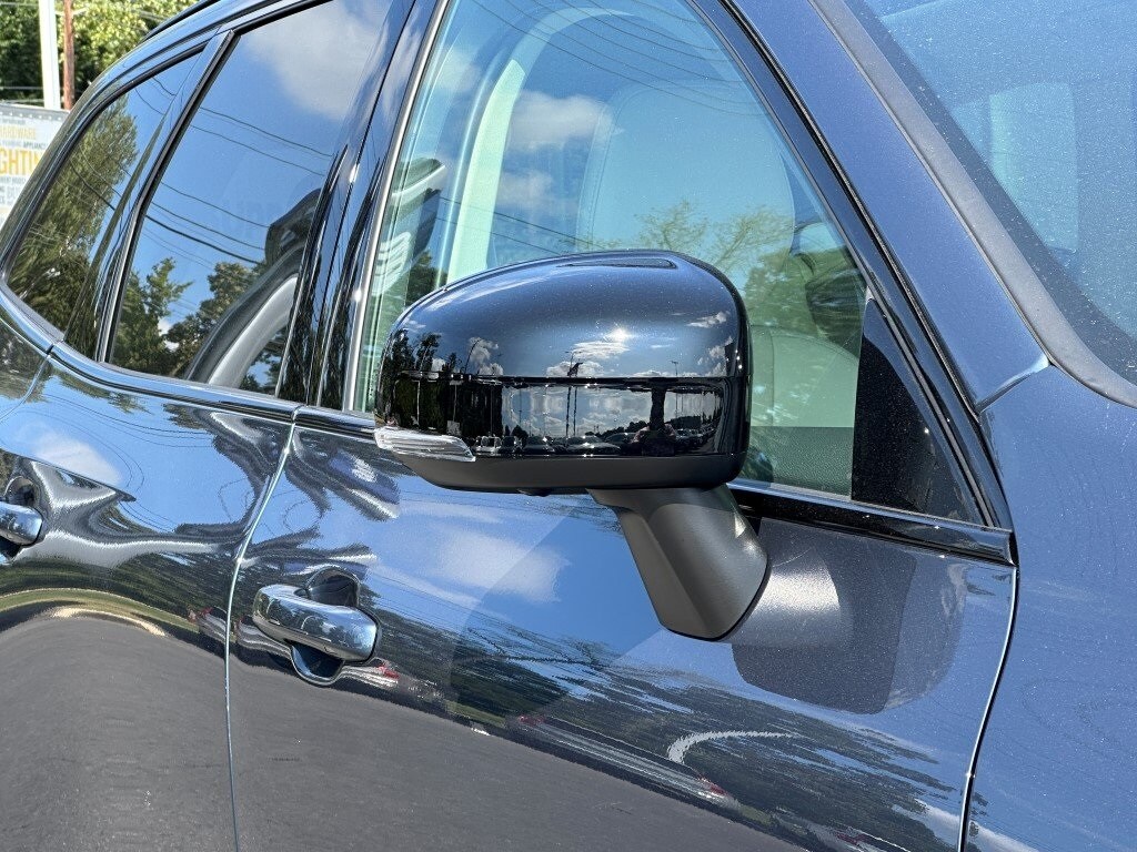 2025 Volvo XC60 B5 photo 4