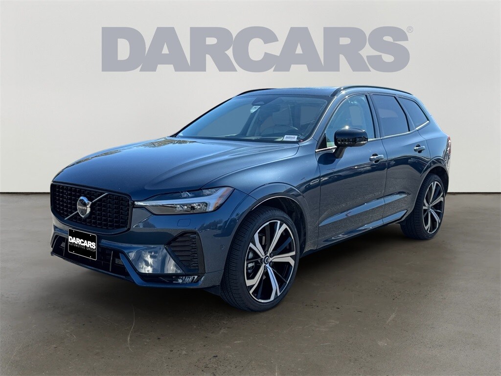 2025 Volvo XC60 B5 photo 3