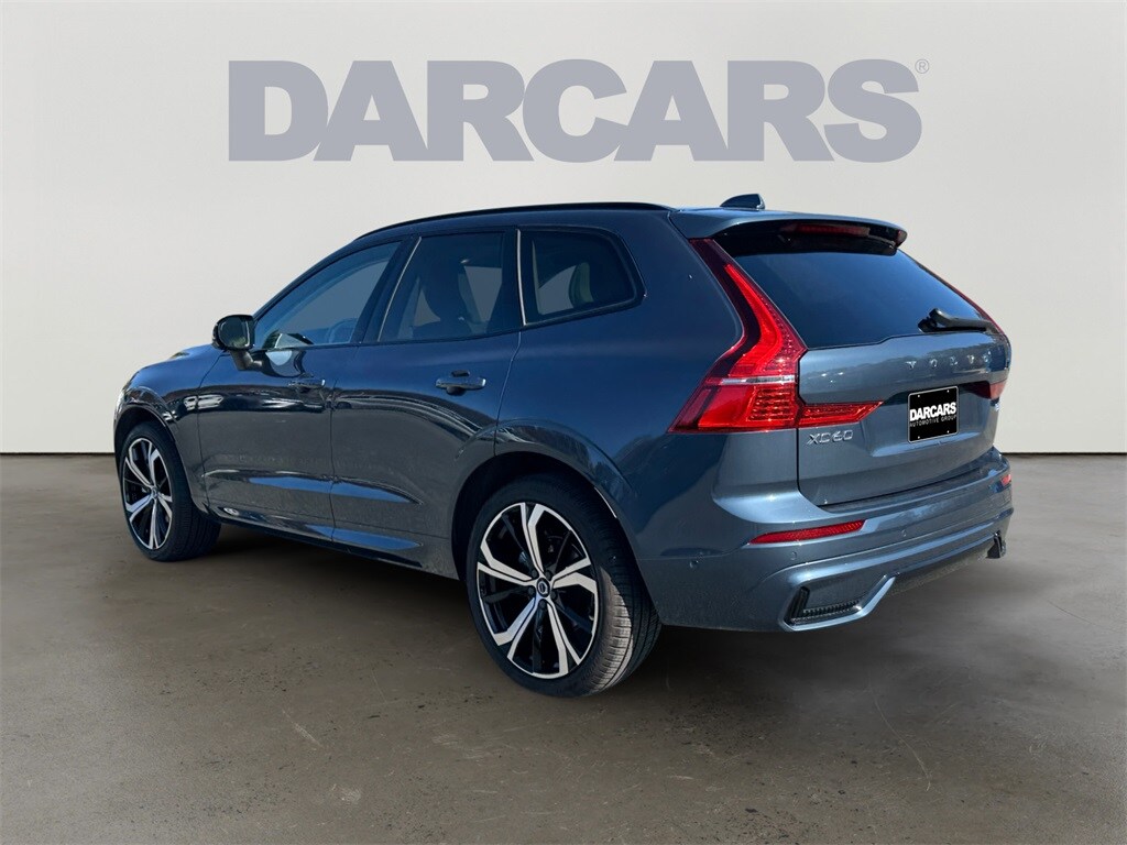 2025 Volvo XC60 B5 photo 4